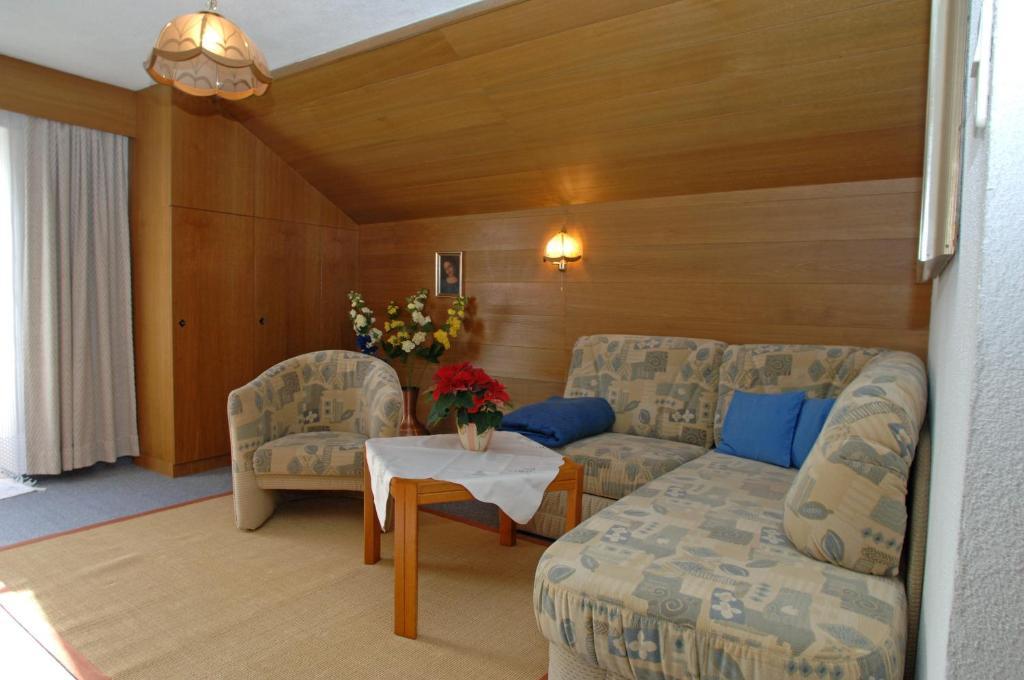 Haus Kneissl Apartment Seefeld in Tirol Room photo